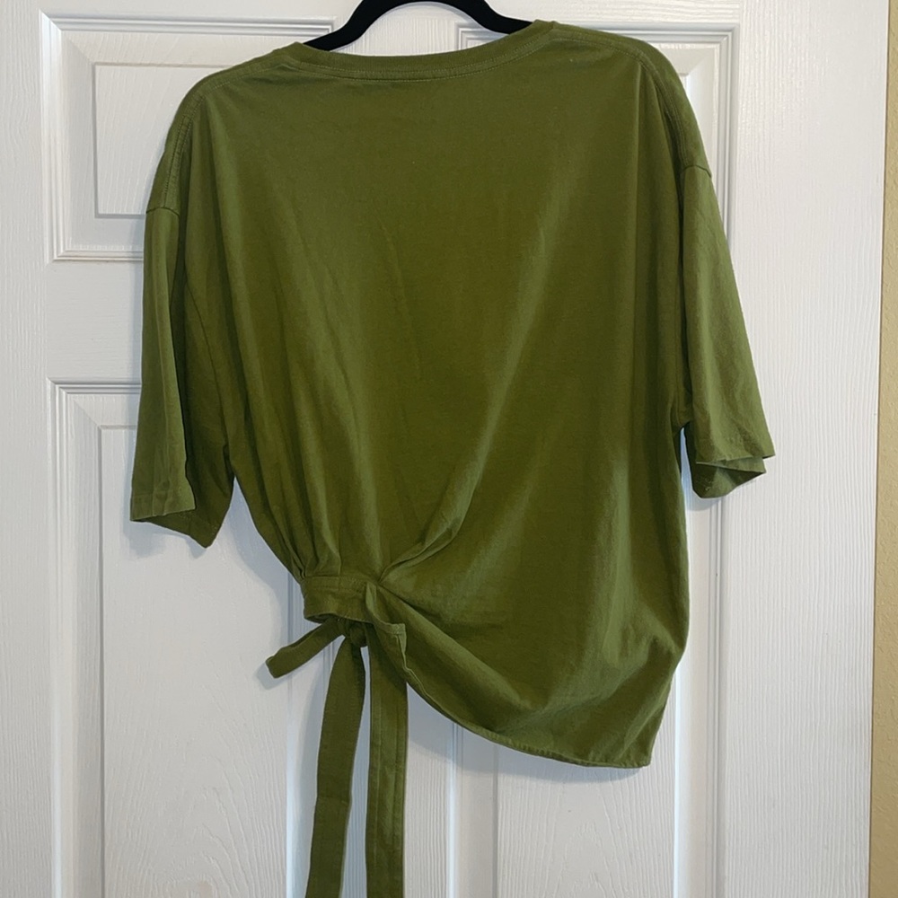 Fabletics Rue tie Tshirt - Picture 4 of 4